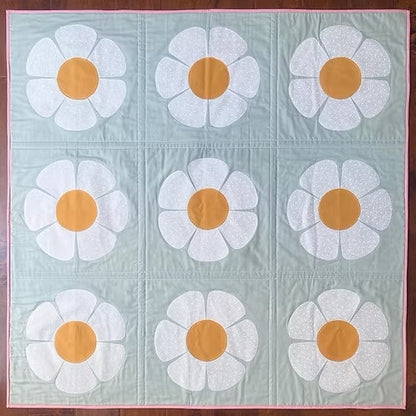 Retro Daisy Quilt Paper Pattern by The Retro Quilter